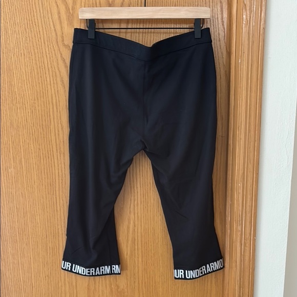 Under Armour Black Capri Leggings - Picture 4 of 9